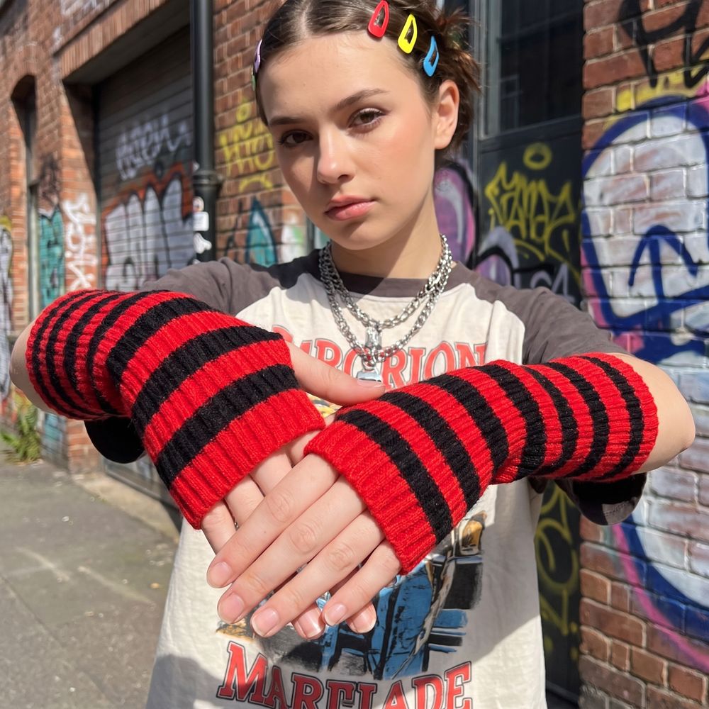 Manicotti a Maglia a Righe Y2K - Fingerless Glove Knit recensione e prezzo